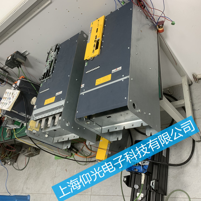 Uŷ(q)Sޙzy-@ʾ84ϾS